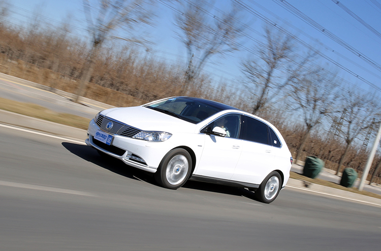 动力升级/品质依旧 电动邦评测腾势400