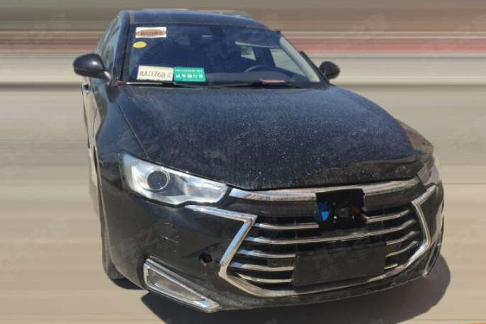 定位中大型轿车 江淮瑞风A60插电混动版谍照曝光