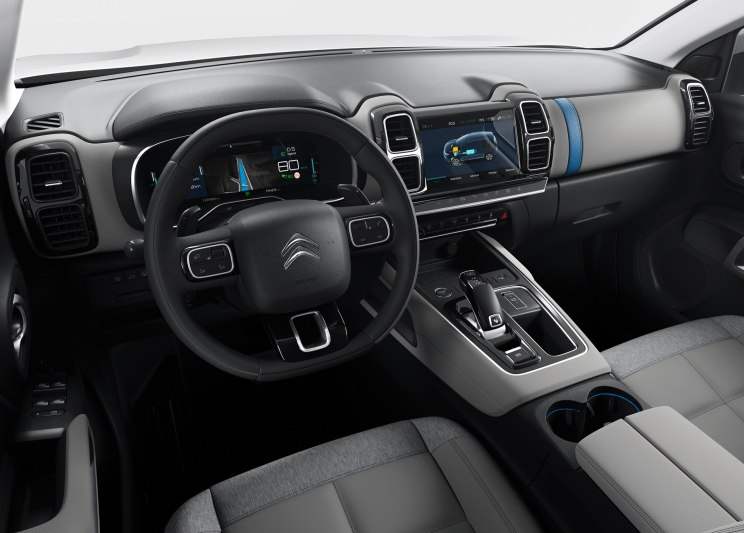 744x0_1_autohomecar__ChsEmluYwheAW0BrAAYpn3A6cFo519