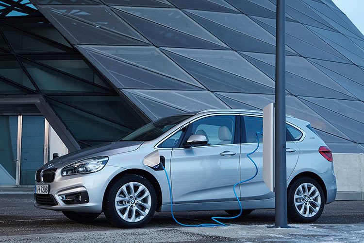 宝马集团 6 款插电式混合动力新车在日内瓦车展全球首发