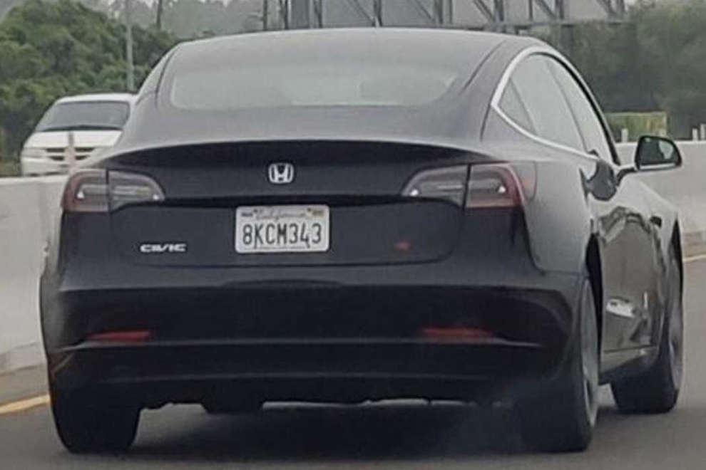 全新“思域SI” 露面！等等，这好像是一台特斯拉Model 3 ？