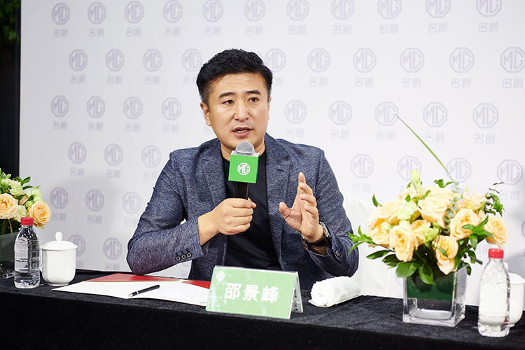 名爵6的“赛道绿”也叫“冒险色”？成都车展上汽名爵的大佬们还说了啥？