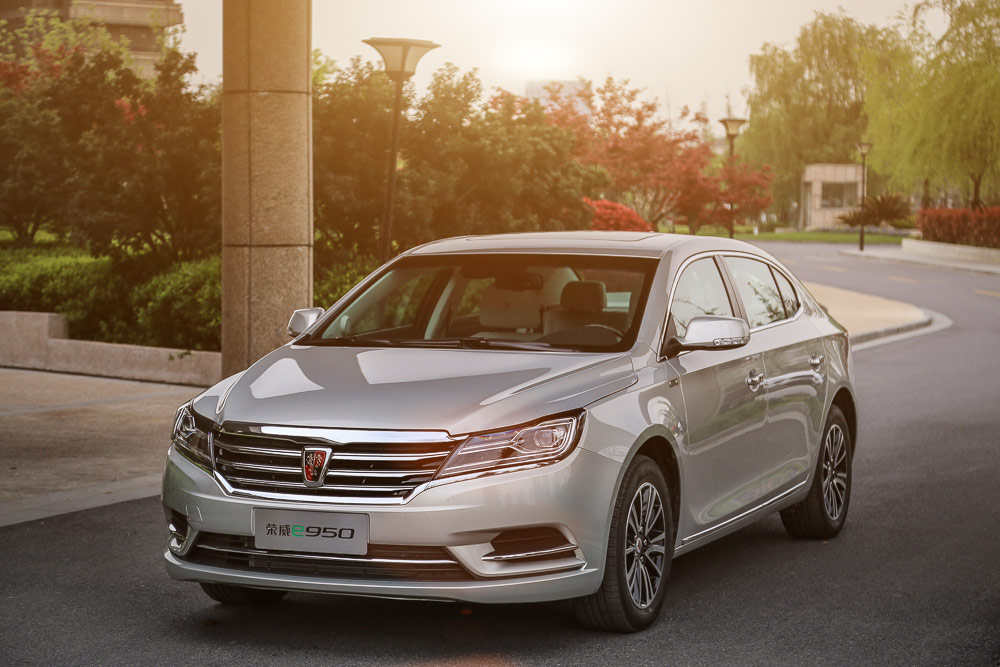 首款自主新能源B级轿车 荣威e950静态评测