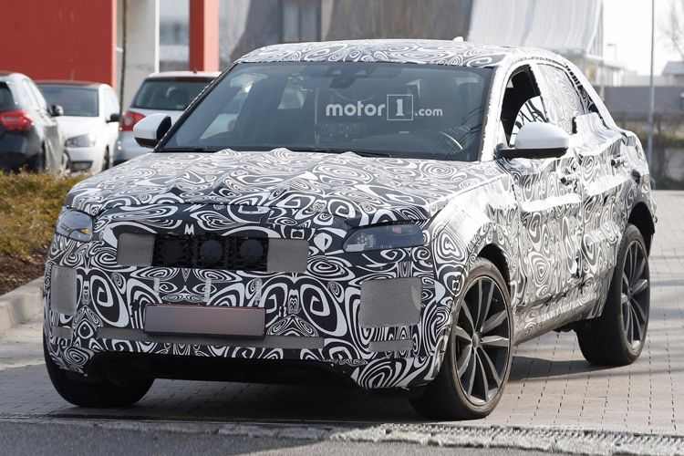 未来会推纯电动版本 捷豹E-PACE谍照曝光