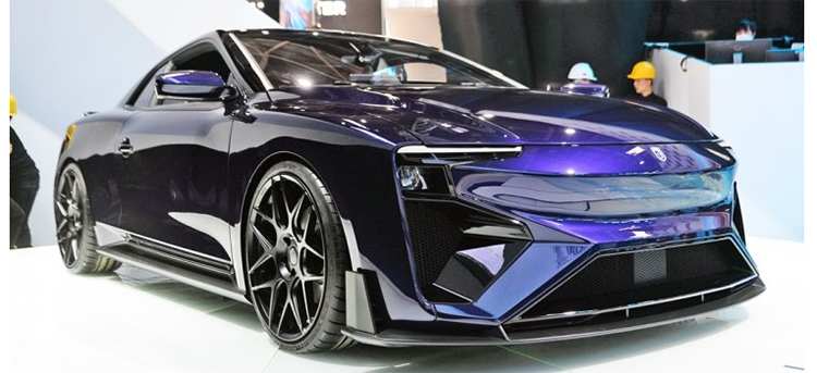 百公里加速2.5秒 爱驰汽车首款“混合动力”跑车亮相