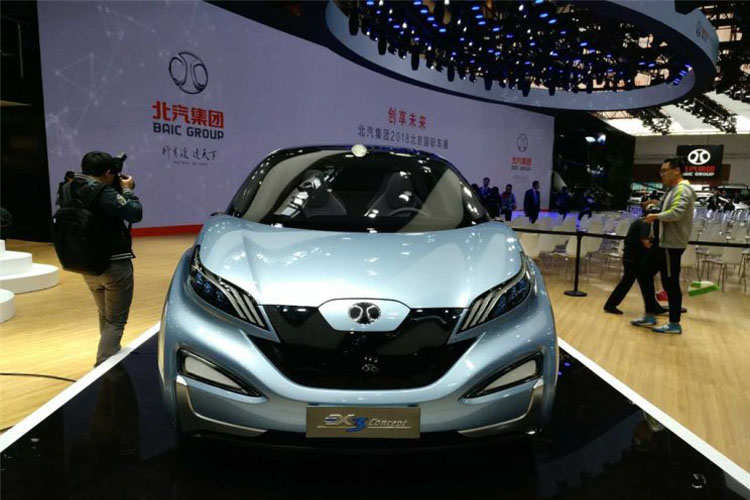 北汽新能源EX3概念车亮相北京车展