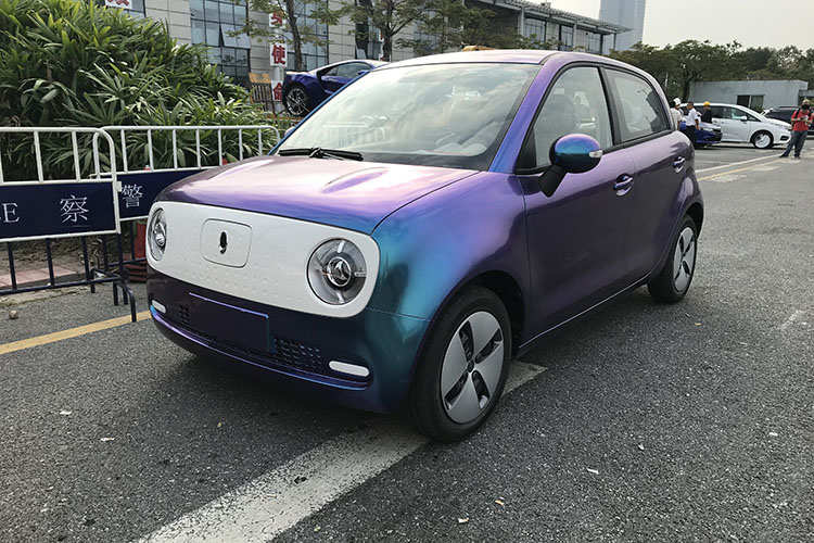 蓝紫渐变和玫瑰金 欧拉R1要做车界巴啦啦小魔仙？