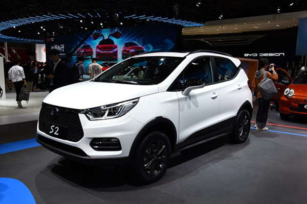 综合续航 305 km，预售价格 10 万元，比亚迪S2 正式开启预售