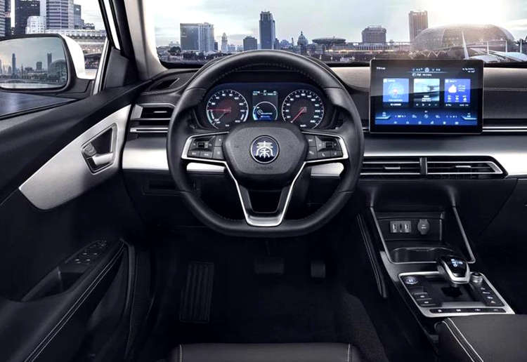 内置旋转大屏，续航 421 km，比亚迪全新秦EV 信息已集齐