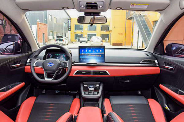 NEDC 续航 305 / 405 km，推出高/低功率 2 种动力，比亚迪e2 将于 8 月上市