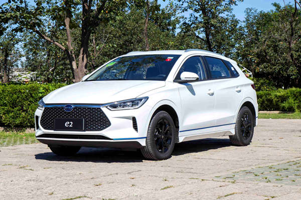 9.98万元的智·舒适型最值得推荐，比亚迪e2 购车手册