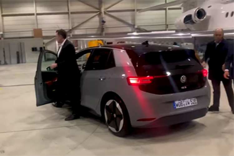 相当不错！马斯克试驾大众ID.3 给予好评