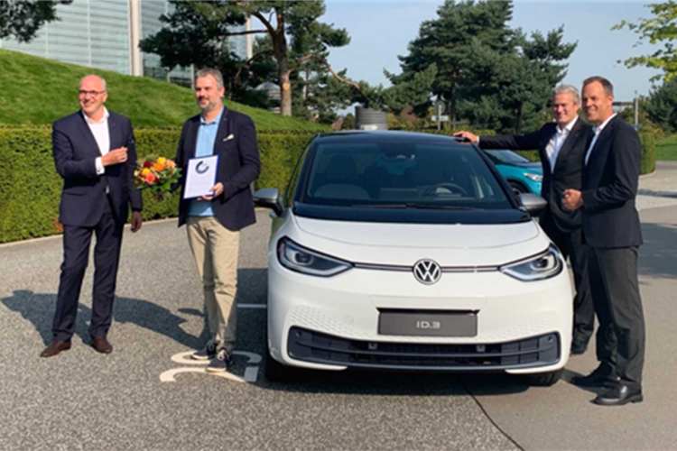 千呼万唤始出来！大众首款“全新电动车”ID.3开启交付