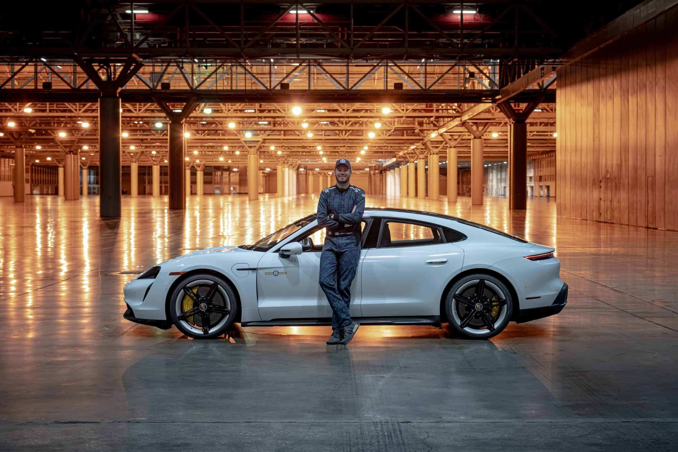 保时捷Taycan创造室内车辆时速吉尼斯纪录