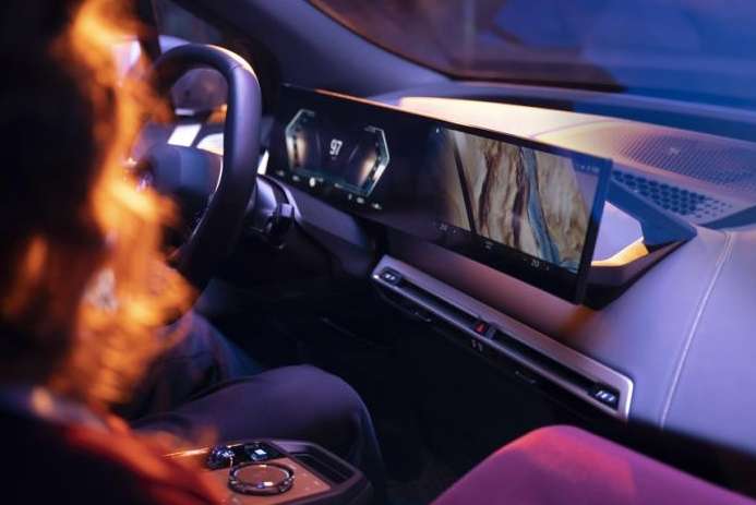 宝马全新iDrive智能系统亮相：5G技术加持，将率先搭载宝马iX